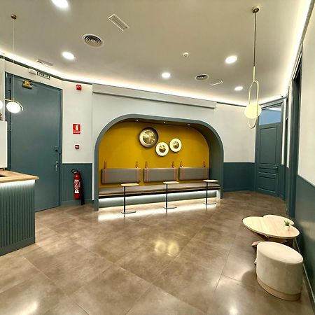 Hip Karma Hostel Barcelona Ngoại thất bức ảnh