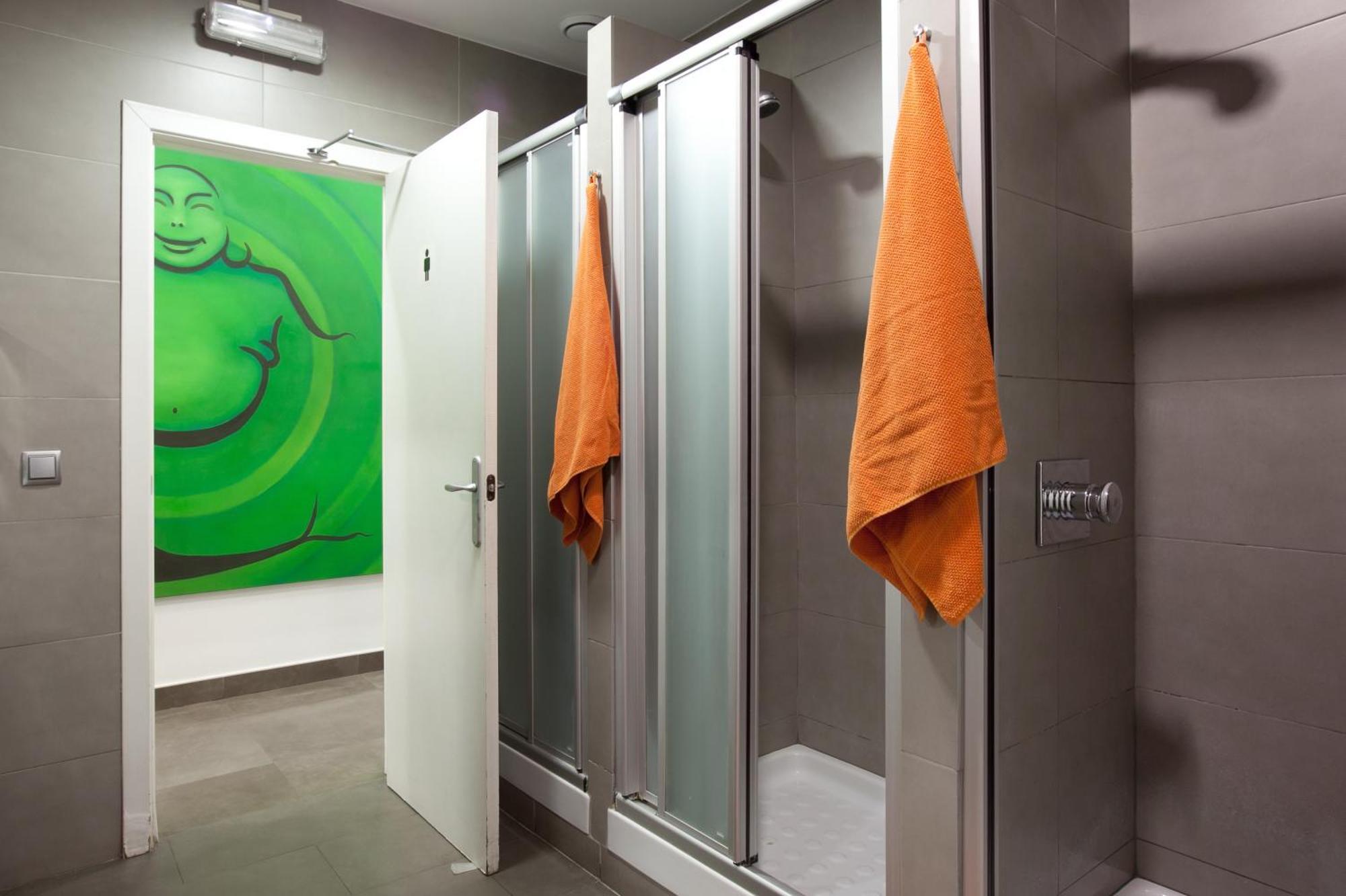Hip Karma Hostel Barcelona Ngoại thất bức ảnh