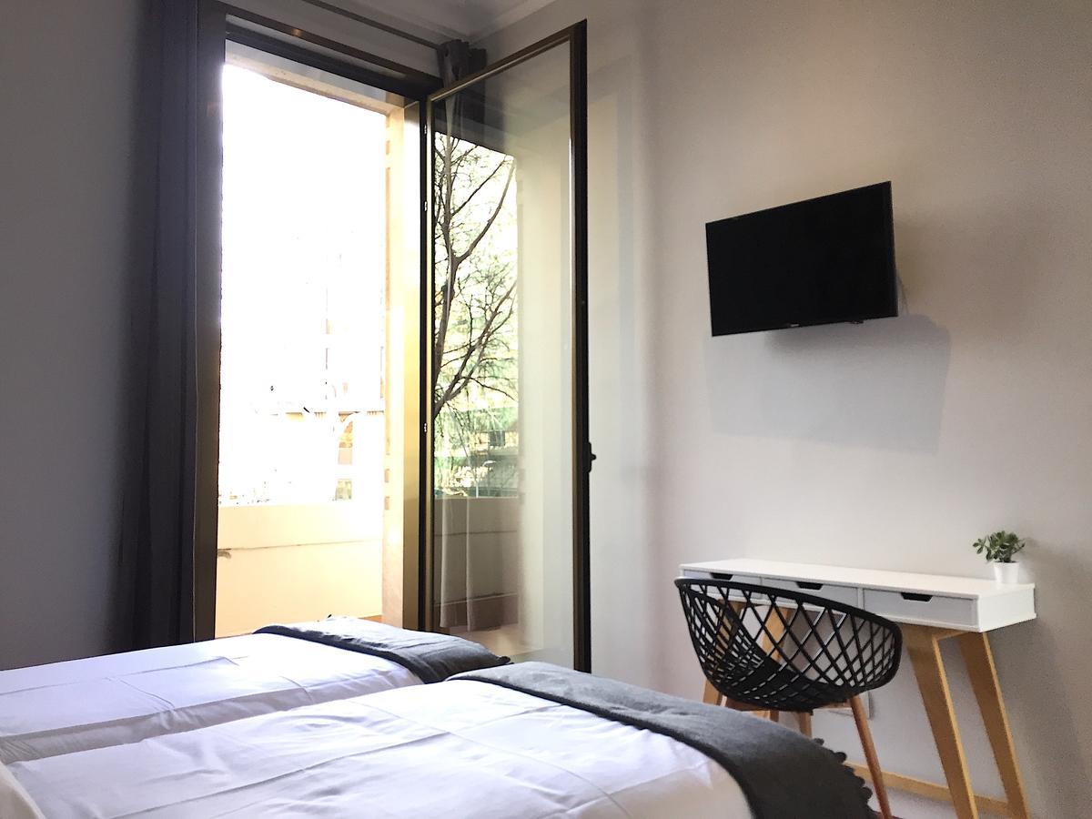 Hip Karma Hostel Barcelona Ngoại thất bức ảnh