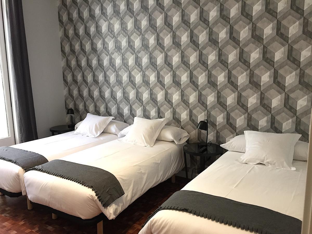 Hip Karma Hostel Barcelona Ngoại thất bức ảnh