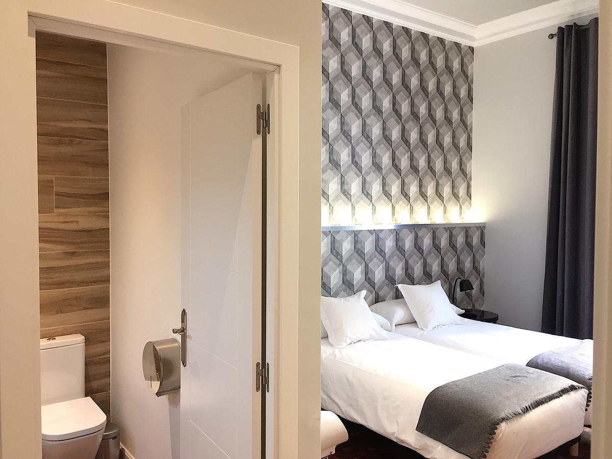 Hip Karma Hostel Barcelona Ngoại thất bức ảnh