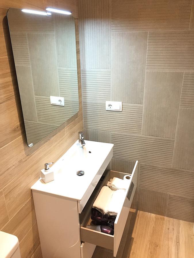 Hip Karma Hostel Barcelona Ngoại thất bức ảnh