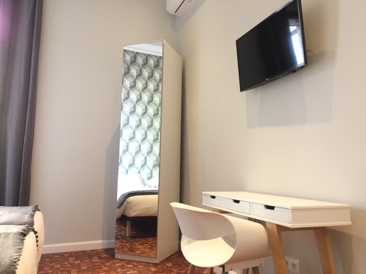 Hip Karma Hostel Barcelona Ngoại thất bức ảnh