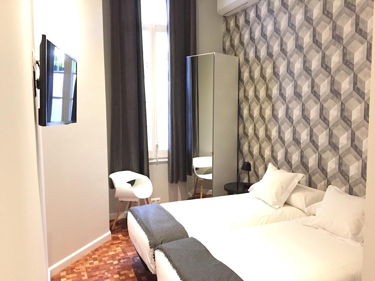 Hip Karma Hostel Barcelona Ngoại thất bức ảnh