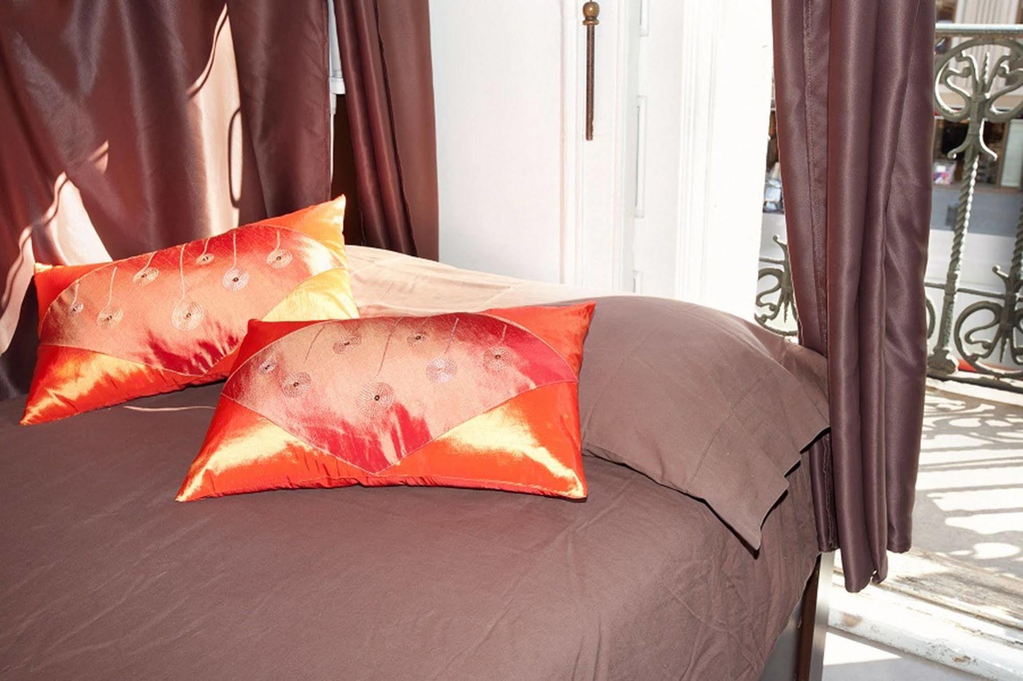 Hip Karma Hostel Barcelona Ngoại thất bức ảnh